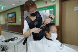6월 헤어나눔 공작소 선생님들의 한솔요양병원 미용봉사활동이 있었습니다.